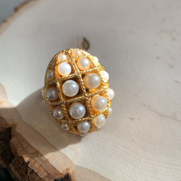 Avon Jewelry - Avon Vintage Pearl Gold Locket Costume Ring Rare